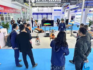 【消防機器狗系列亮相石油展】北京凌天滅火四足機器狗、偵察四足機器狗、運輸四足機器狗、消防系留滅火無人機等重點裝備亮相展會！